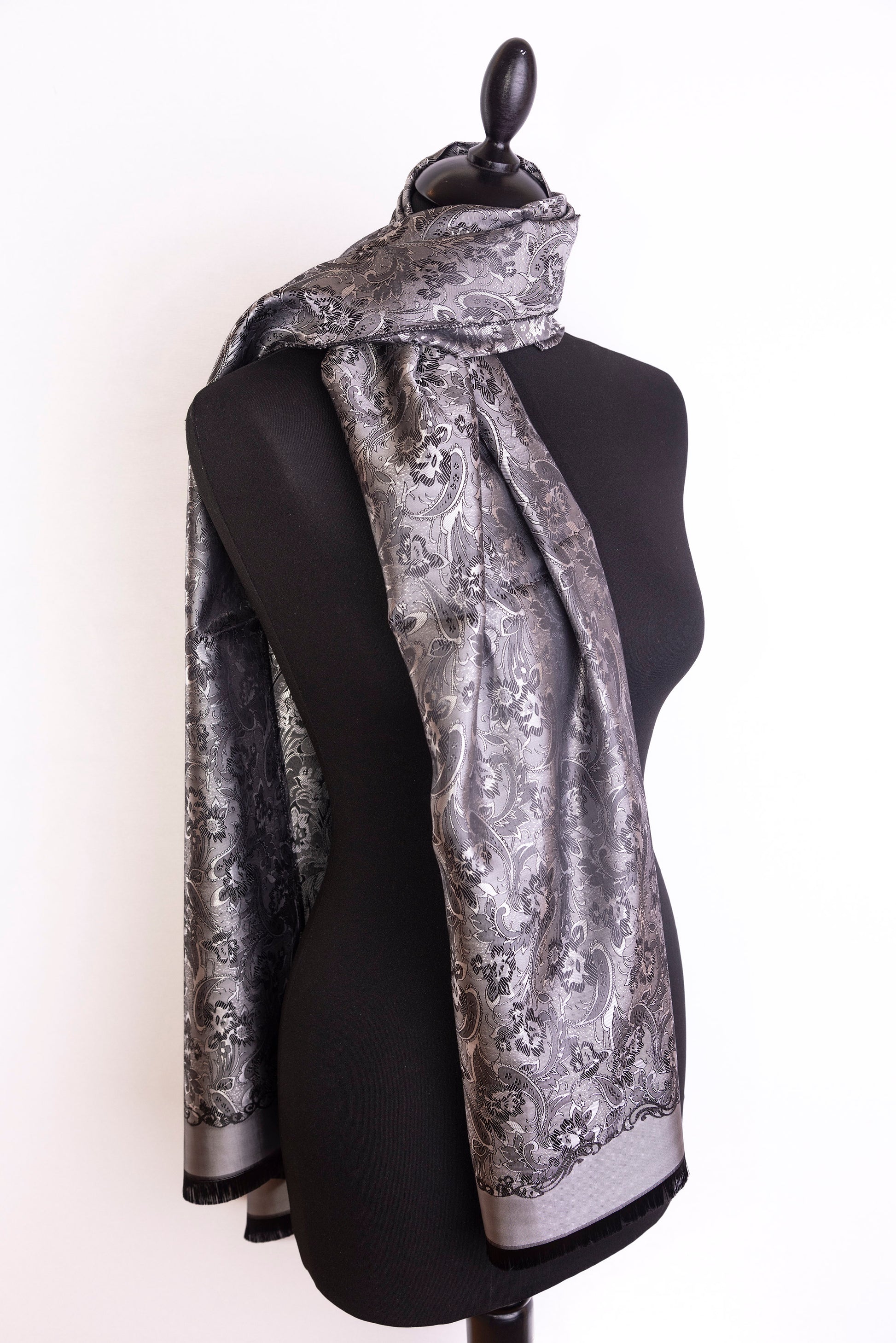 Stylish silk scarves for winter Elegant Paisley scarves 